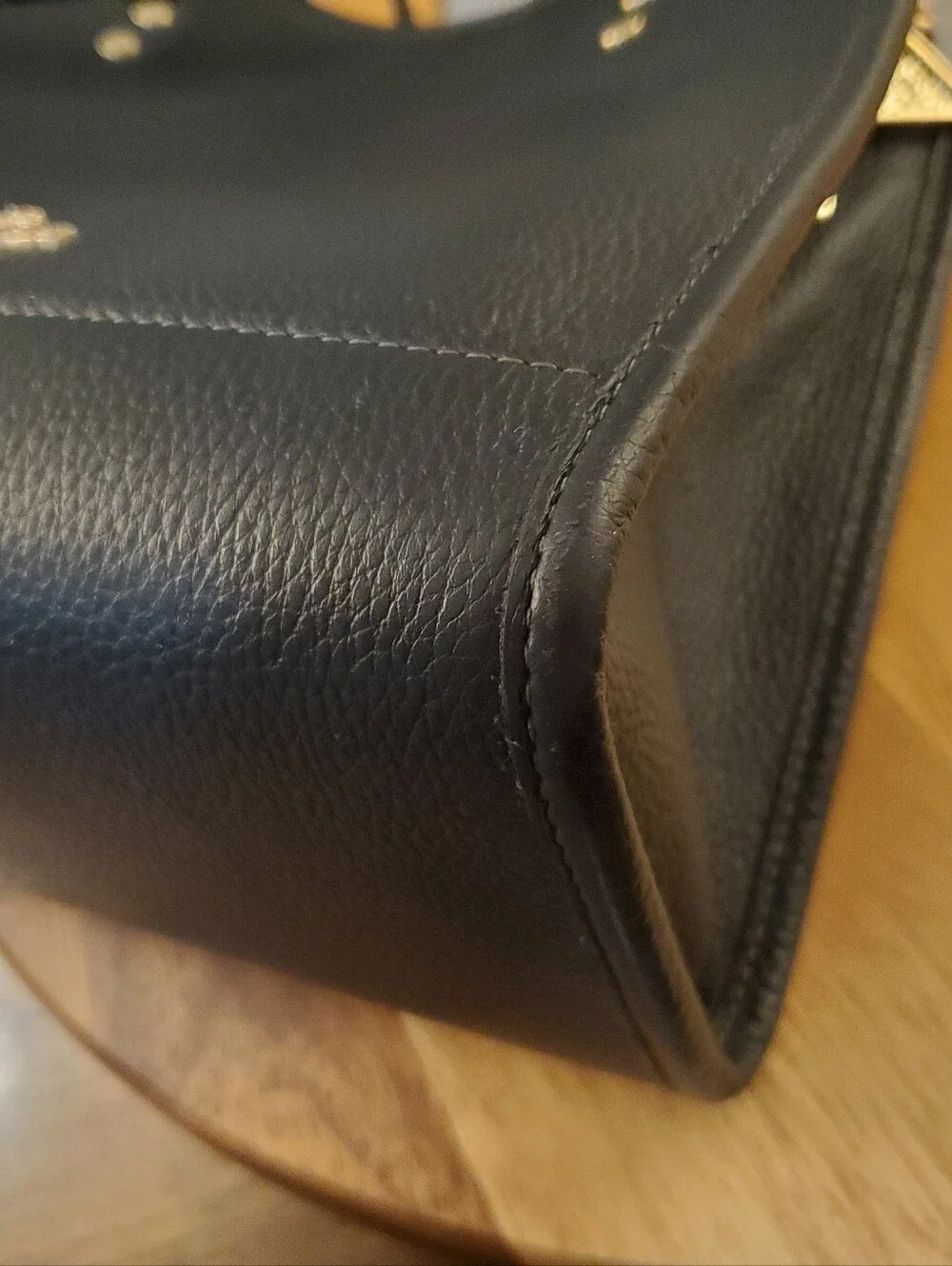 COACH LEATHER TOTE 22 IN PERFECT LIKE NEW CONDITION!